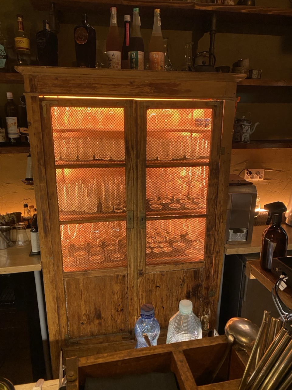 Klimatyczne oświetlenie baru i restauracji LED